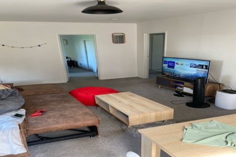 Photo of property in 1/19 Kathleen Street, Totara Vale, Auckland, 0627