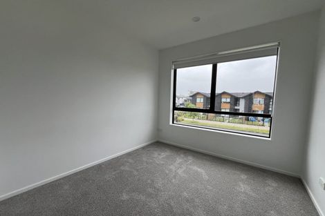 Photo of property in 73 Papatupu Way, Kumeu, 0810