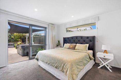 Photo of property in 25 Waitemata Drive, One Tree Point, 0118