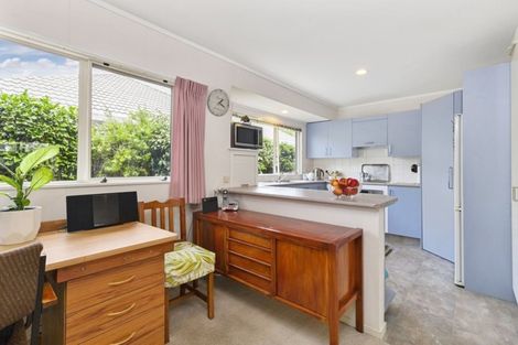 Photo of property in 33 Settlers Grove, Orewa, 0931