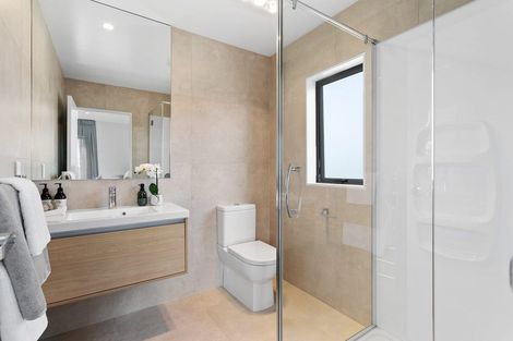 Photo of property in 24 Port Way, Rosehill, 2113