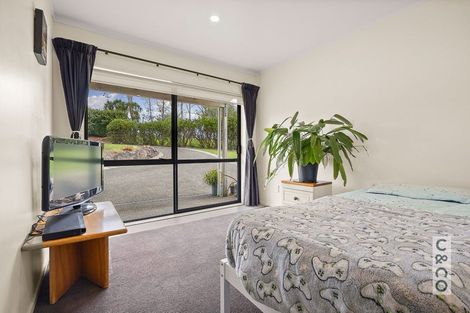 Photo of property in 832 Old North Road, Waimauku, 0882