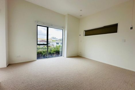 Photo of property in 39 Lawson Creek Street, Massey, Auckland, 0614