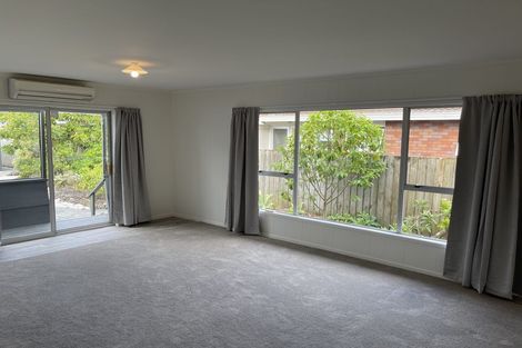 Photo of property in 24 Walton Street, Red Beach, 0932