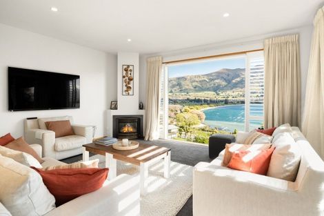Photo of property in 32 Lismore Street, Wanaka, 9305