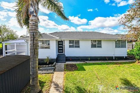 Photo of property in 2 Serrano Place, Clover Park, Auckland, 2023