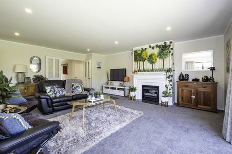 Photo of property in 34 Samwell Drive, Whitby, Porirua, 5024