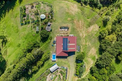 Photo of property in 882 South Head Road, South Head, Helensville, 0874