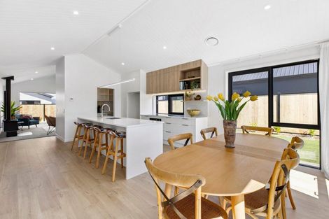 Photo of property in 14 Moonstone Street, Albert Town, 9305