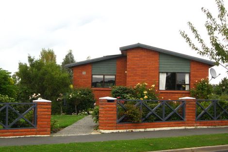 Photo of property in 16 Estuary Crescent, Fairfield, Dunedin, 9018