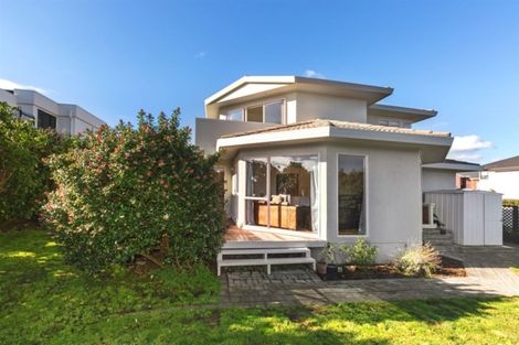 Photo of property in 48 Molyneux Close, Whitby, Porirua, 5024