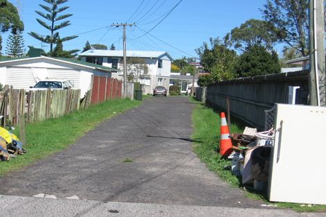 Photo of property in 7 Ingleby Place, Kelston, Auckland, 0602