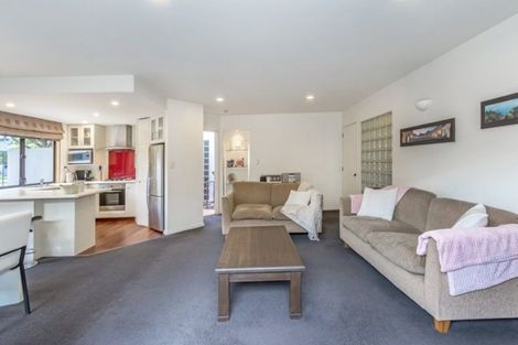 Photo of property in 135 Fendalton Road, Fendalton, Christchurch, 8052