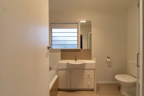 Photo of property in 2 Windsor Road, Maeroa, Hamilton, 3200