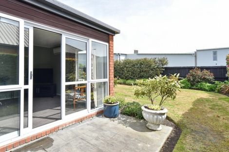 Photo of property in 9 Phoenix Lane, Northcote, Christchurch, 8052