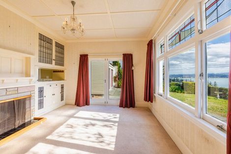 Photo of property in 33 Seapoint Road, Bluff Hill, Napier, 4110