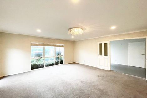 Photo of property in 9 Lucca Crescent, Flat Bush, Auckland, 2019