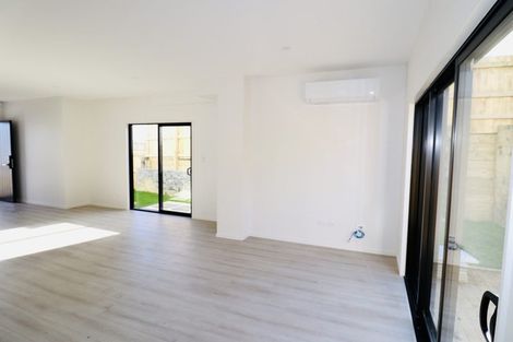 Photo of property in 3 Heketara Place, Papakura, 2110