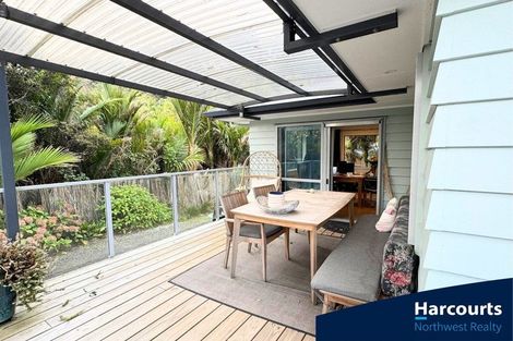 Photo of property in 296 Motutara Road, Muriwai, Waimauku, 0881