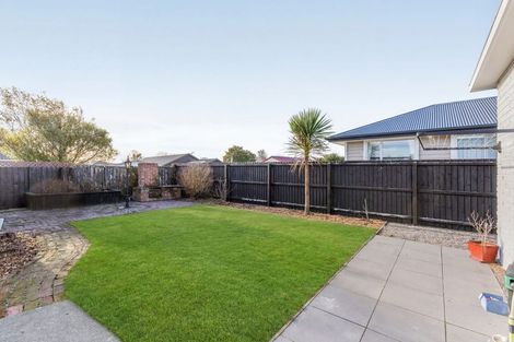 Photo of property in 24 Heathglen Avenue, Parklands, Christchurch, 8083