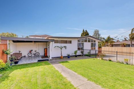 Photo of property in 7 Woodvale Road, Glen Eden, Auckland, 0602