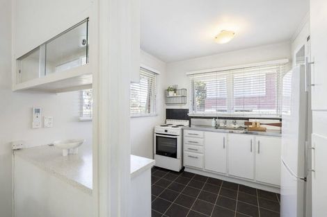 Photo of property in 1/153 Shakespeare Road, Milford, Auckland, 0620