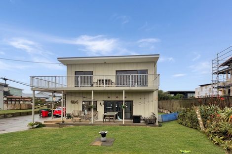 Photo of property in 5 Marine Parade South, Foxton Beach, Foxton, 4815