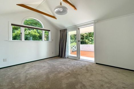 Photo of property in 299 Karaka Bay Road, Karaka Bays, Wellington, 6022