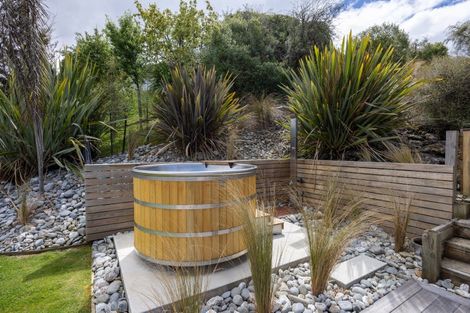 Photo of property in 17 Hillview Place, Wanaka, 9305