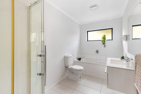 Photo of property in 7a Sandino Place, Grenada Village, Wellington, 6037