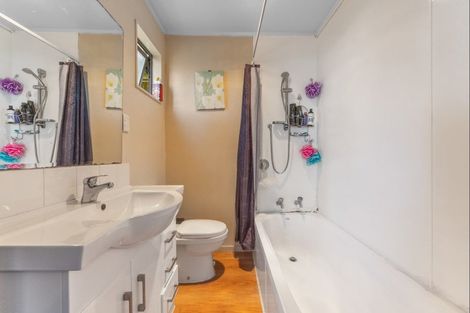 Photo of property in 31 Crownhill Street, Spotswood, New Plymouth, 4310