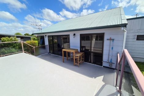 Photo of property in 18 Commins Road, Onerahi, Whangarei, 0110