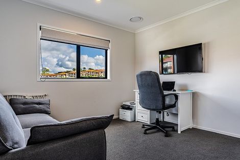 Photo of property in 2 Taikura Avenue, Red Beach, 0932