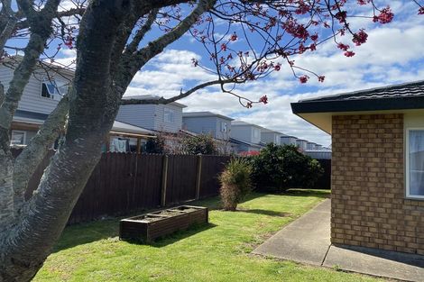 Photo of property in 100 Manuroa Road, Takanini, 2112