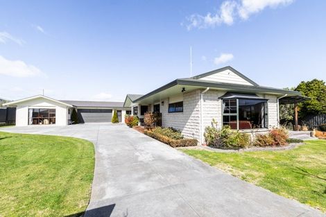 Photo of property in 128 Brookvale Road, Havelock North, 4130