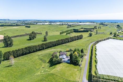 Photo of property in 154 Ohinepanea Road, Pukehina, Te Puke, 3186