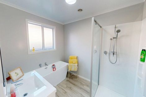 Photo of property in 82 Willoughby Street, Halcombe, 4779