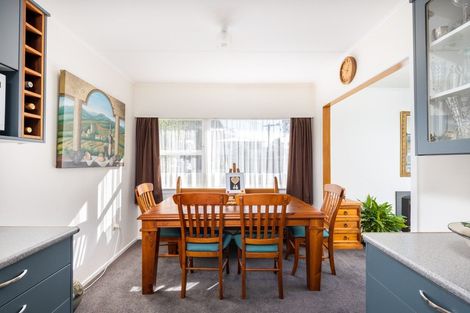 Photo of property in 28 Elizabeth Place, Ferndale, New Plymouth, 4310
