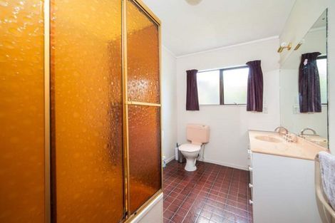 Photo of property in 386 Glenfield Road, Glenfield, Auckland, 0629