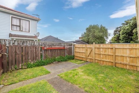 Photo of property in 10/171f Queens Drive, Lyall Bay, Wellington, 6022