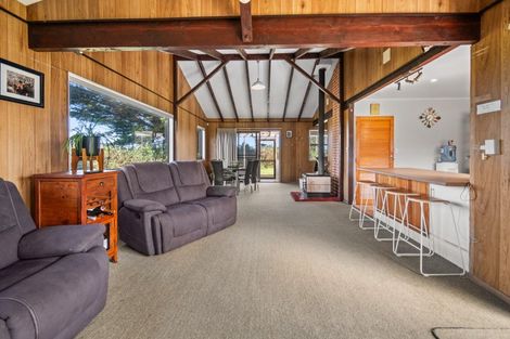 Photo of property in 35- 37 Tokomaru Road, Tokomaru, Palmerston North, 4474