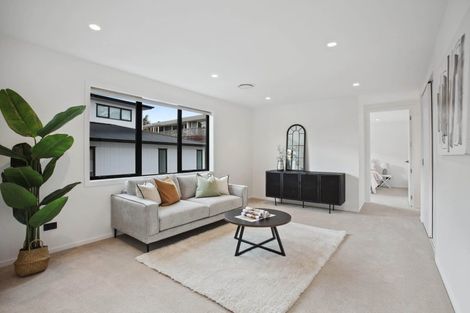 Photo of property in 28a Oliver Twist Avenue, Mellons Bay, Auckland, 2014