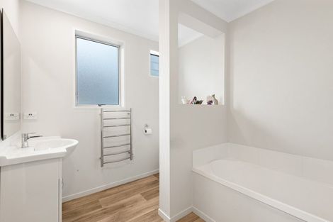 Photo of property in 80b Argyle Street, Mosgiel, 9024