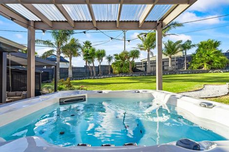 Photo of property in 63 Ardern Avenue, Stanmore Bay, Whangaparaoa, 0932