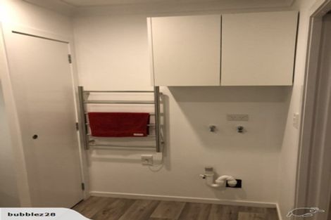 Photo of property in 5 Ngatoa Place, Glenfield, Auckland, 0629