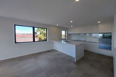 Photo of property in 1/122a Bucklands Beach Road, Bucklands Beach, Auckland, 2012