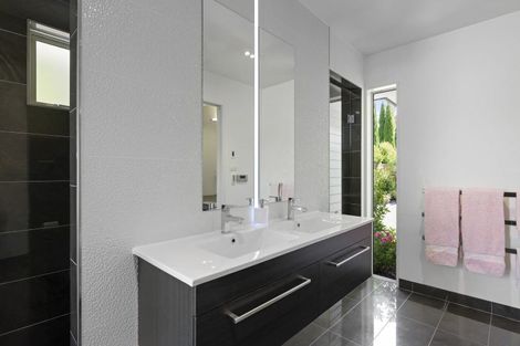 Photo of property in 97d Englefield Road, Northwood, Christchurch, 8051