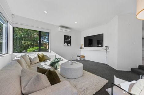 Photo of property in 27 Delamare Road, St Andrews, Hamilton, 3200