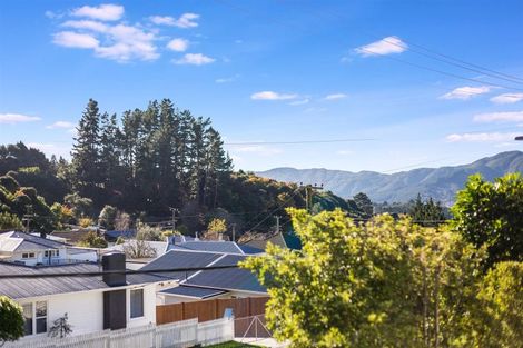 Photo of property in 27 Gardiner Grove, Wainuiomata, Lower Hutt, 5014