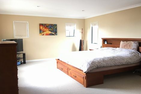 Photo of property in 6 Parkvale Grove, Te Atatu Peninsula, Auckland, 0610